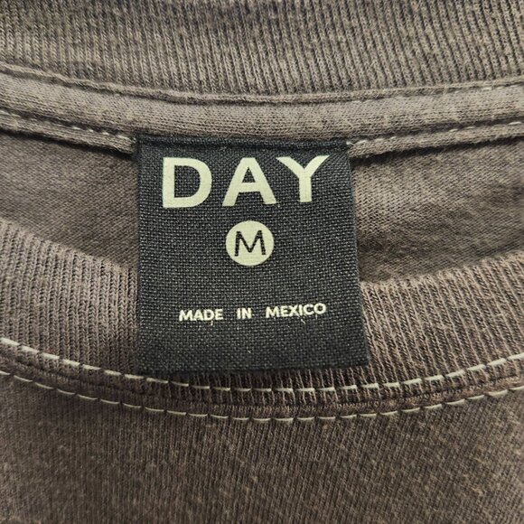 🖤 Vintage-Inspired KISS Long Sleeve Cropped Tee 🖤 - Picture 4 of 7